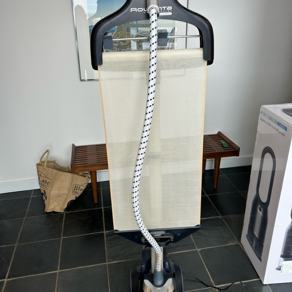 Rowenta Master Pro Garment Steamer (commercial grade) - Picture 3 of 4